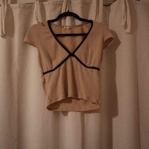 Dry Goods Ribber V-Neck Crop T-Shirt - Picture 1 of 2
